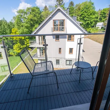 Invest Widok 800 C14 Apartment